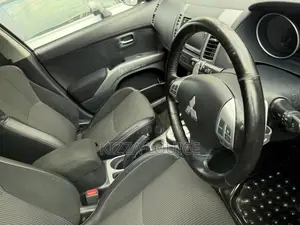 Mitsubishi Outlander 2012 Black
