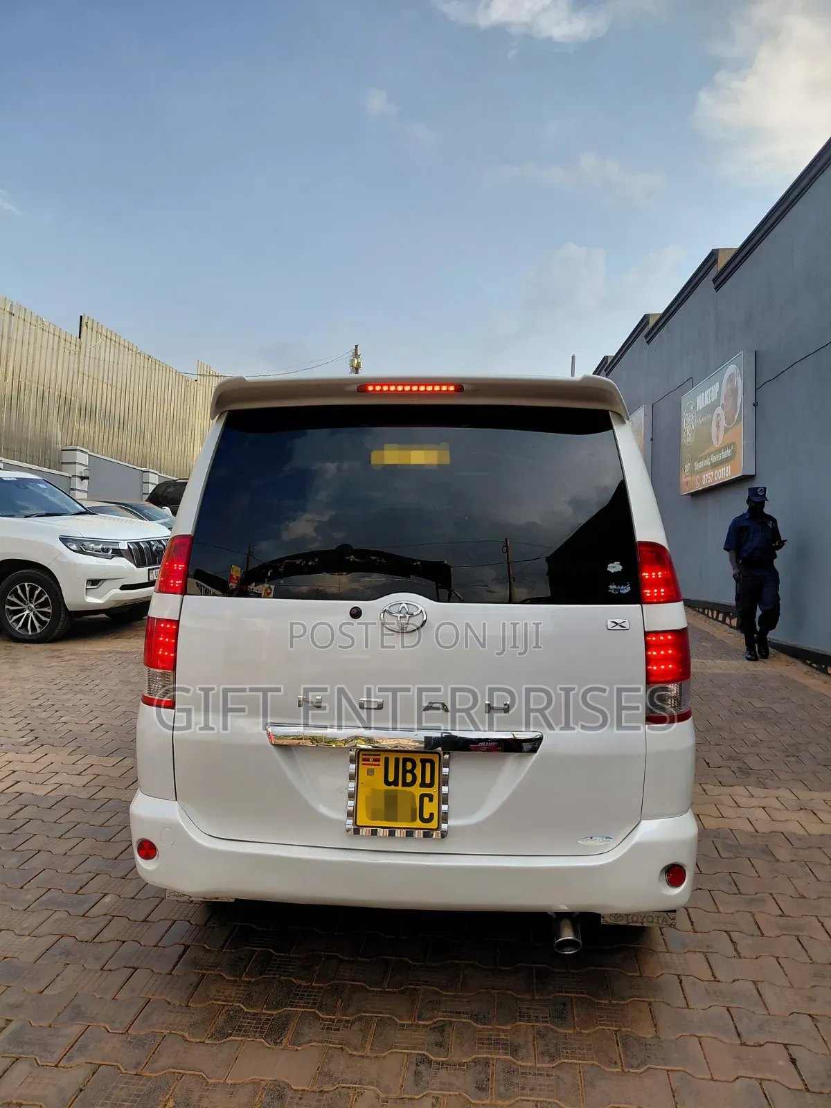 Toyota Noah 2006 Pearl