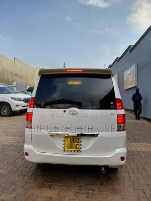 Toyota Noah 2006 Pearl