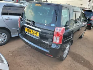 Toyota Raum 2010 Black