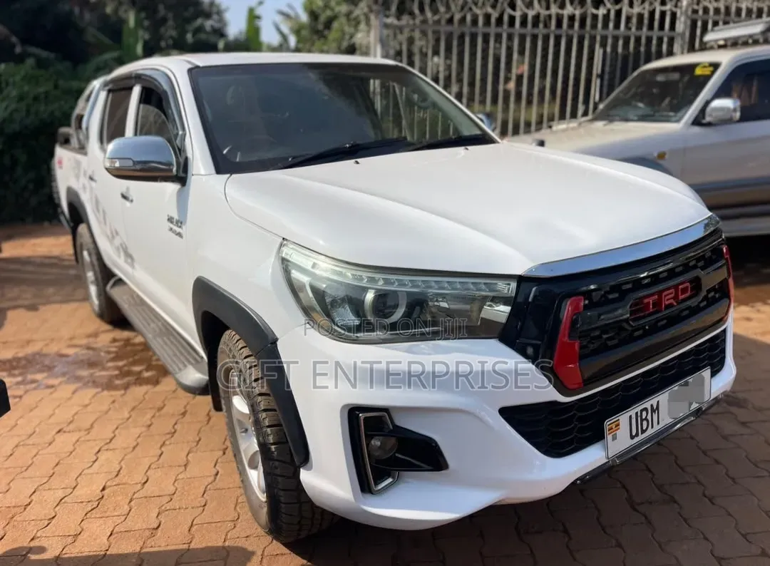 Toyota Hilux 2016 White