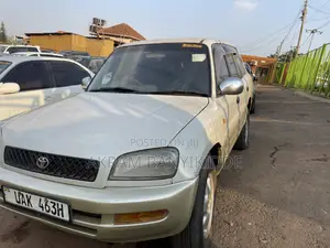 Toyota RAV4 1999 Pearl
