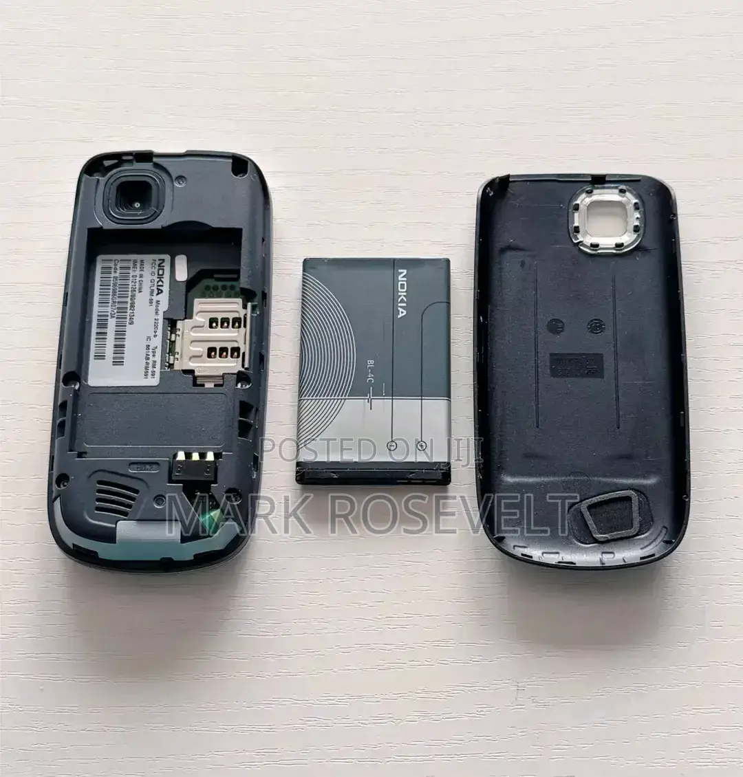 New Nokia 2220 slide Gold