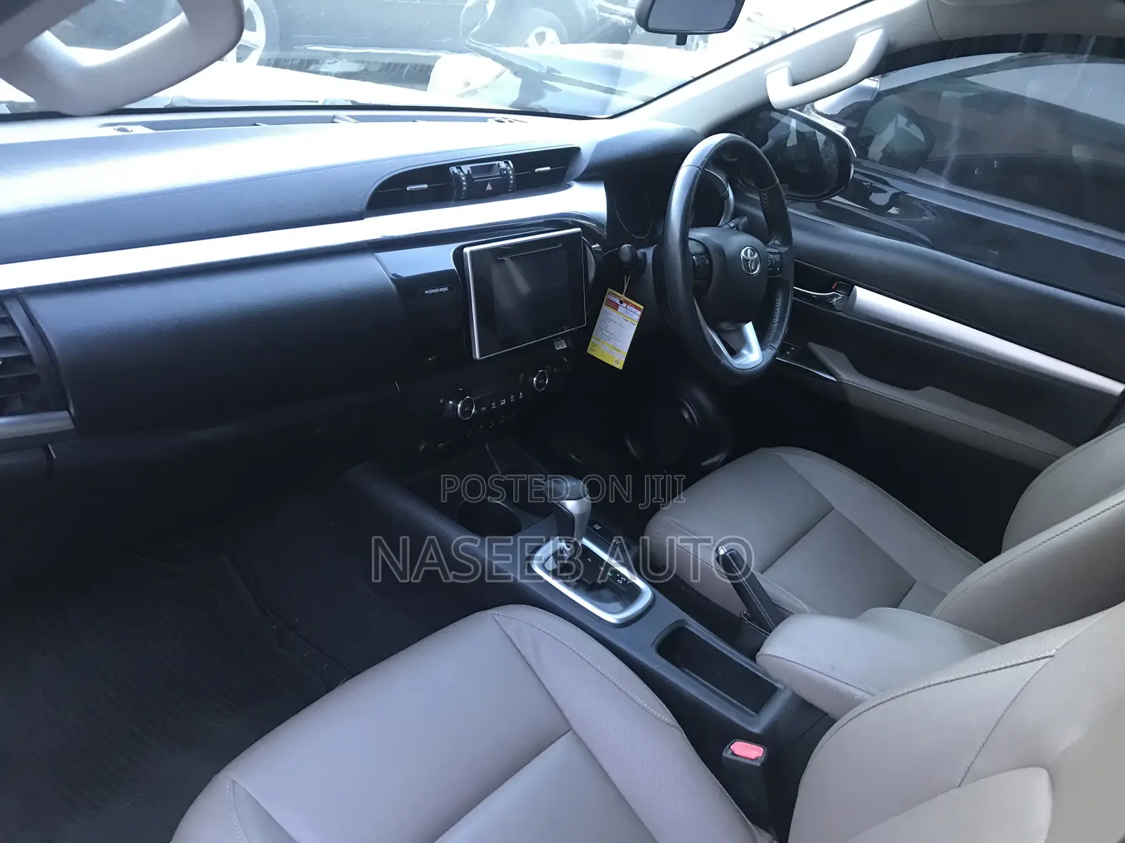 Toyota Hilux 2015 Silver