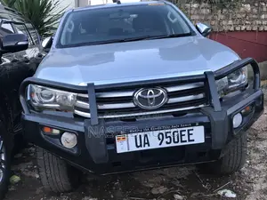 Toyota Hilux 2015 Silver