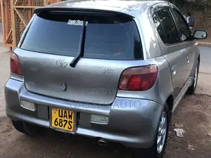 Toyota Vitz 2006 Silver