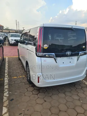 Toyota Noah 2017 White