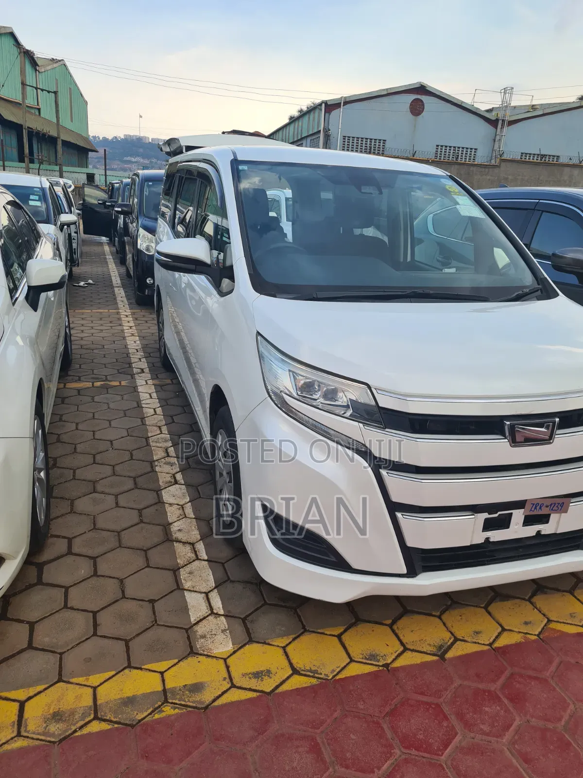 Toyota Noah 2017 White