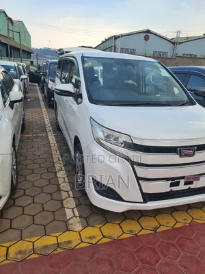 Toyota Noah 2017 White