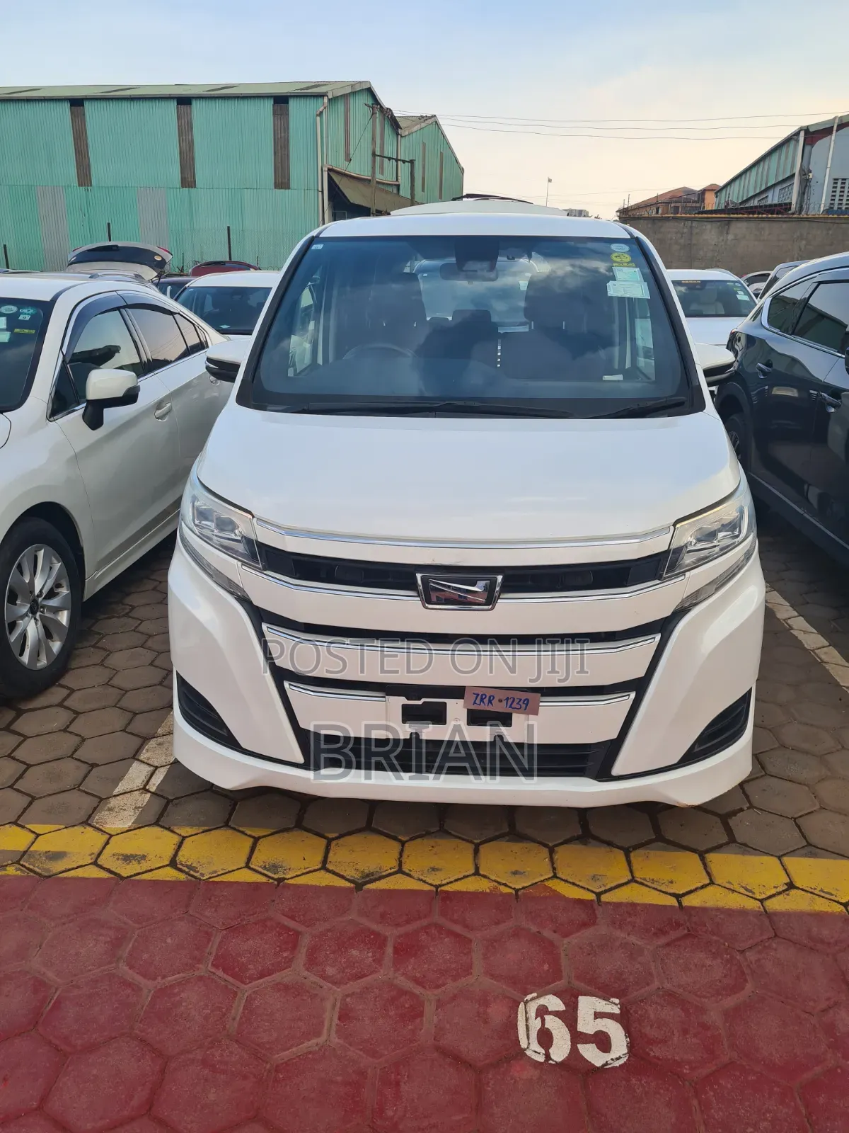 Toyota Noah 2017 White