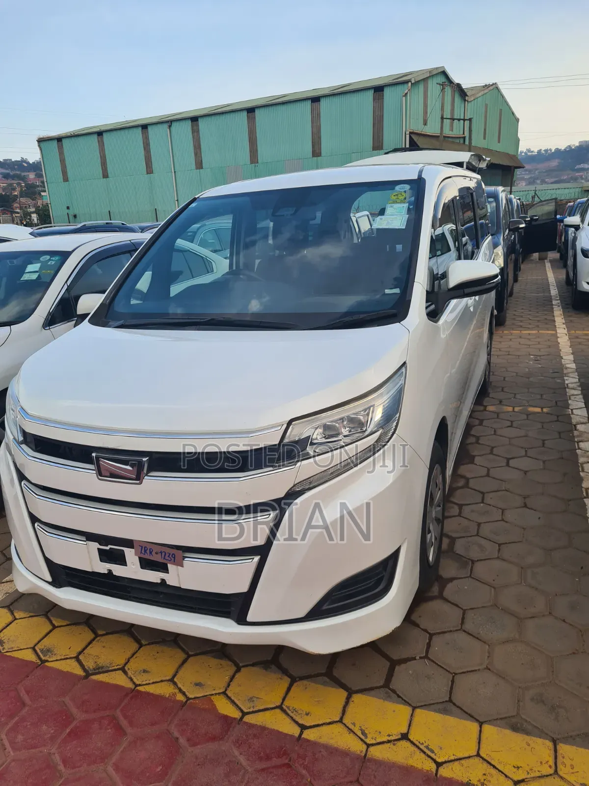 Toyota Noah 2017 White