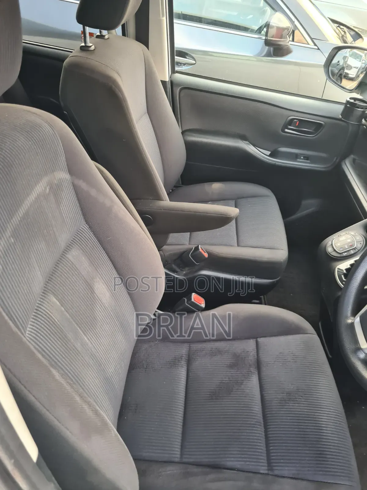 Toyota Noah 2017 White