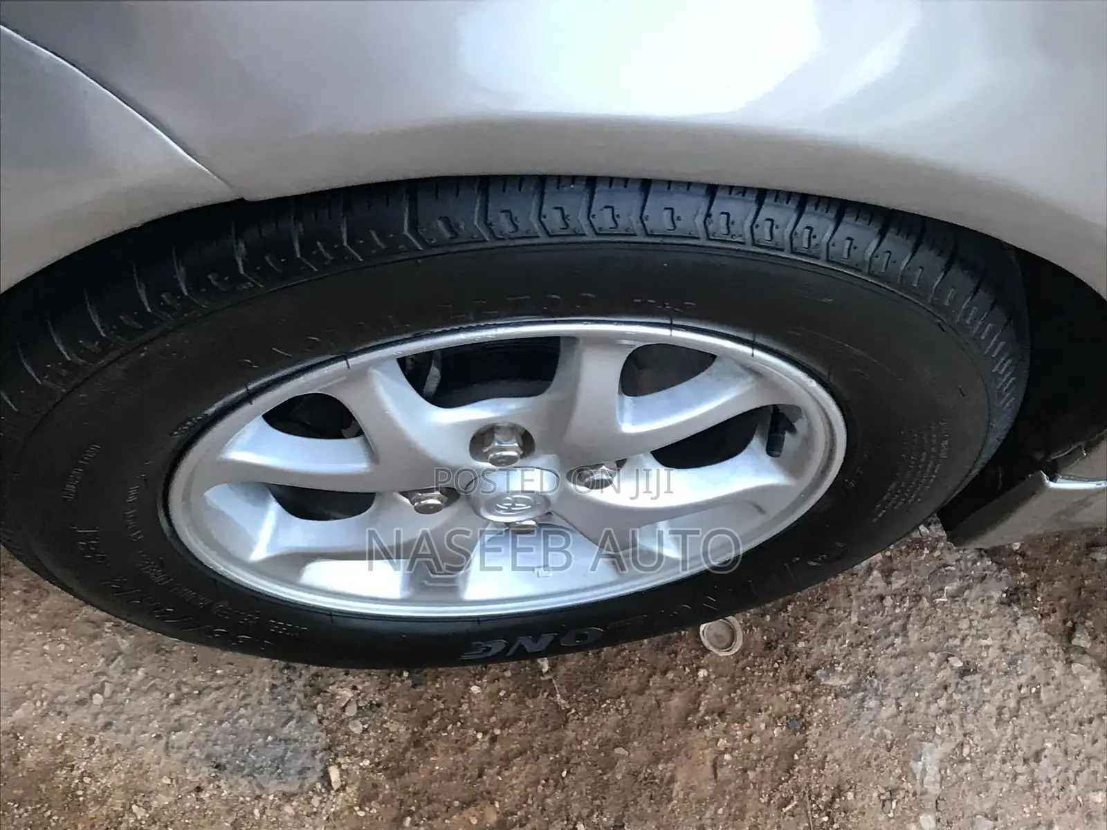 Toyota Vitz 2006 Silver