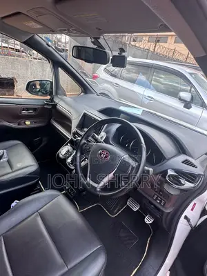 Toyota Noah 2.0 FWD (7 Seater) 2015 White