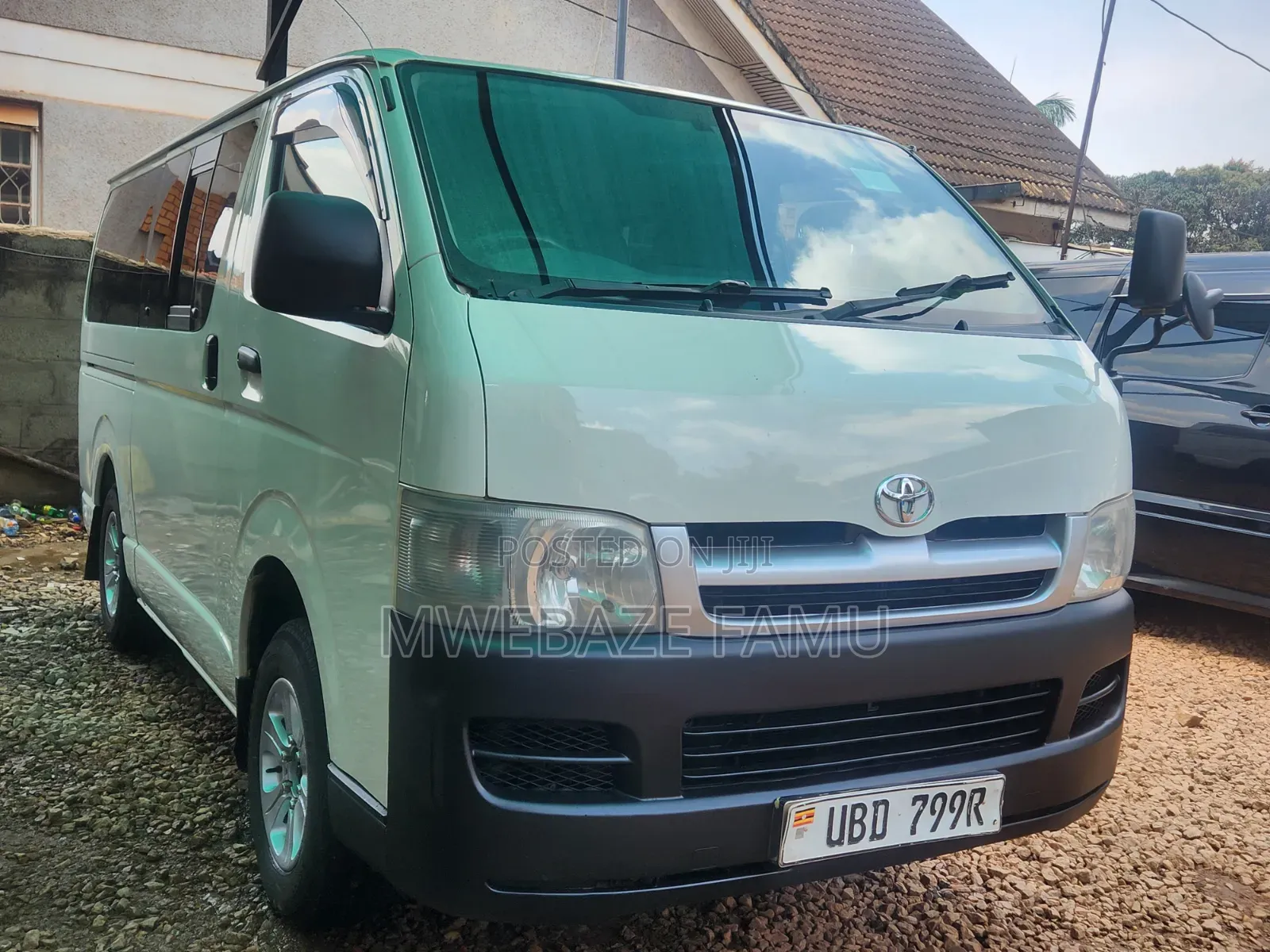 Toyota HiAce 2010 White