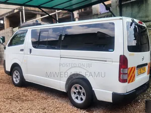 Toyota HiAce 2010 White