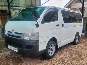 Toyota HiAce 2010 White