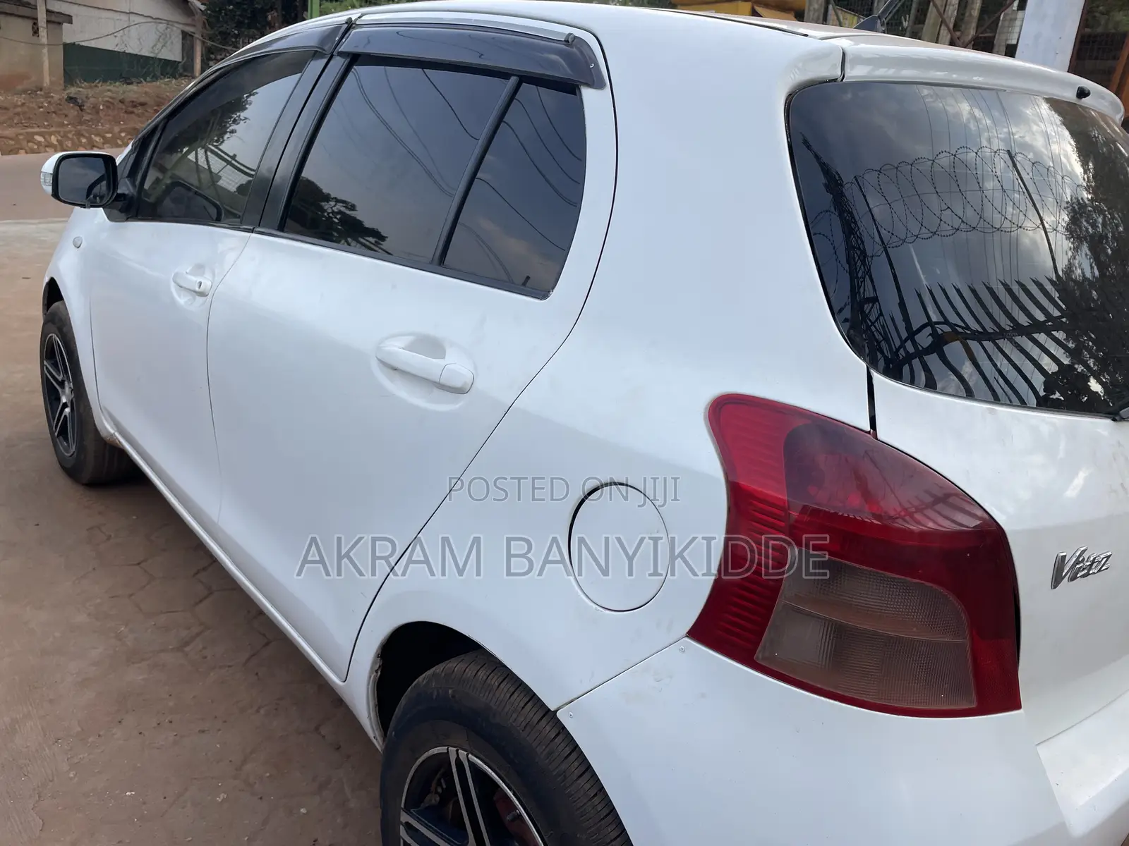 Toyota Vitz 2007 White