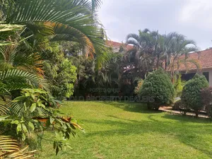 5bdrm House in Munyonyo, Central Division for sale