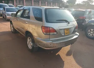 Toyota Harrier 2003 Gold