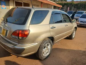 Toyota Harrier 2003 Gold