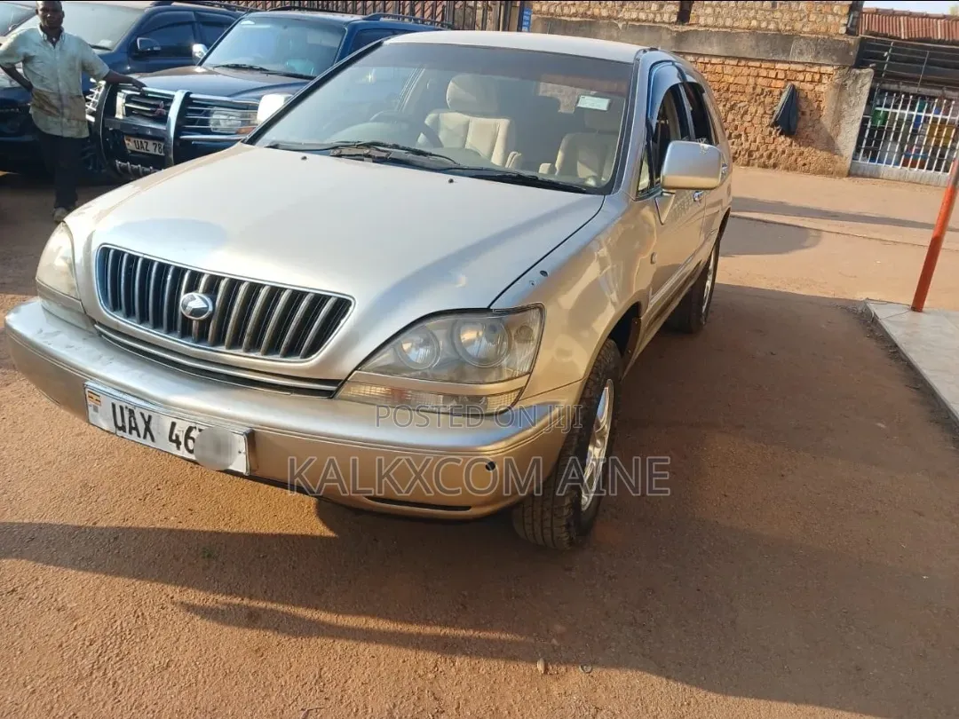 Toyota Harrier 2003 Gold