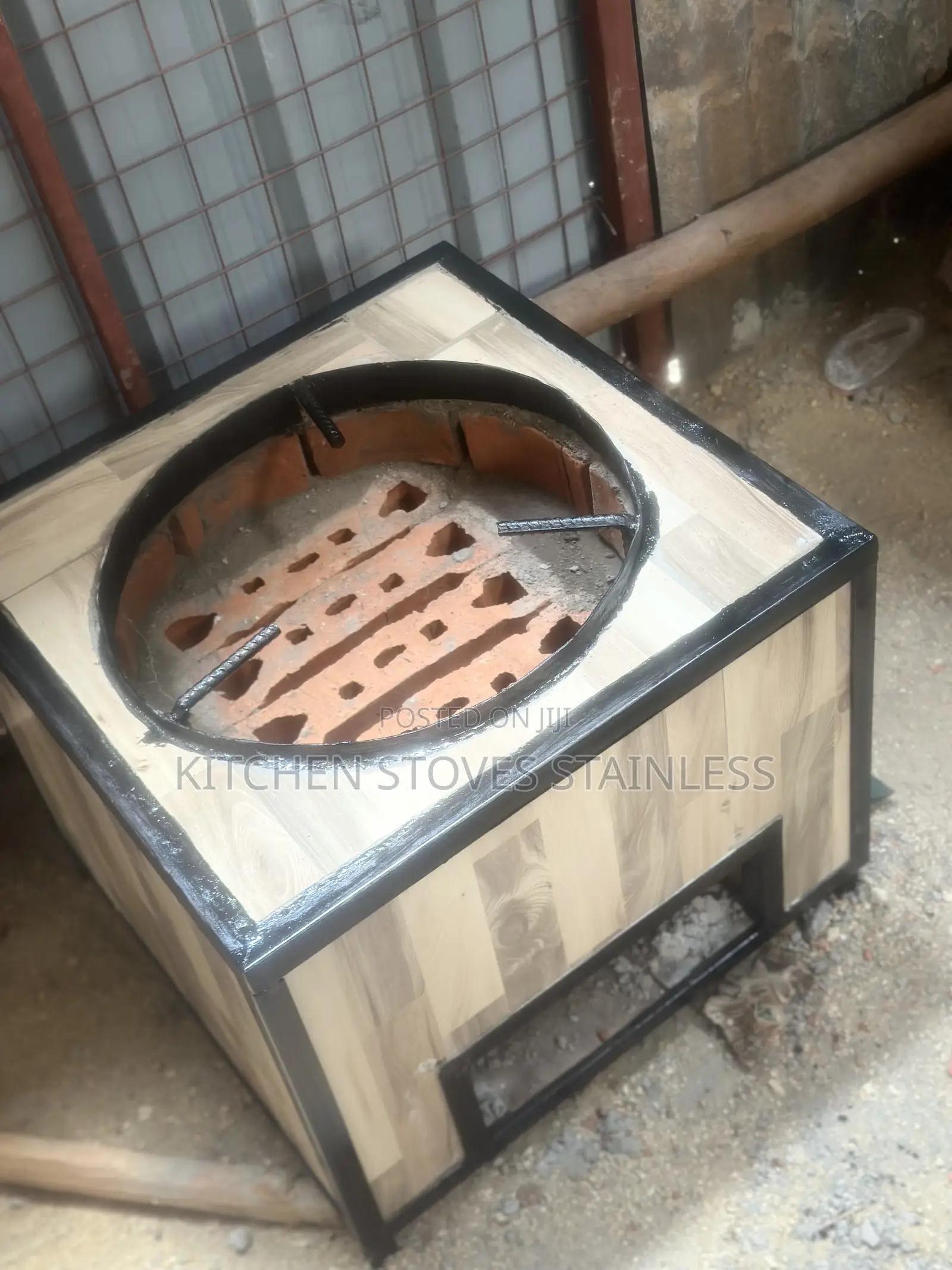 Moveable Single Stove for Charcoal/ Briquettes