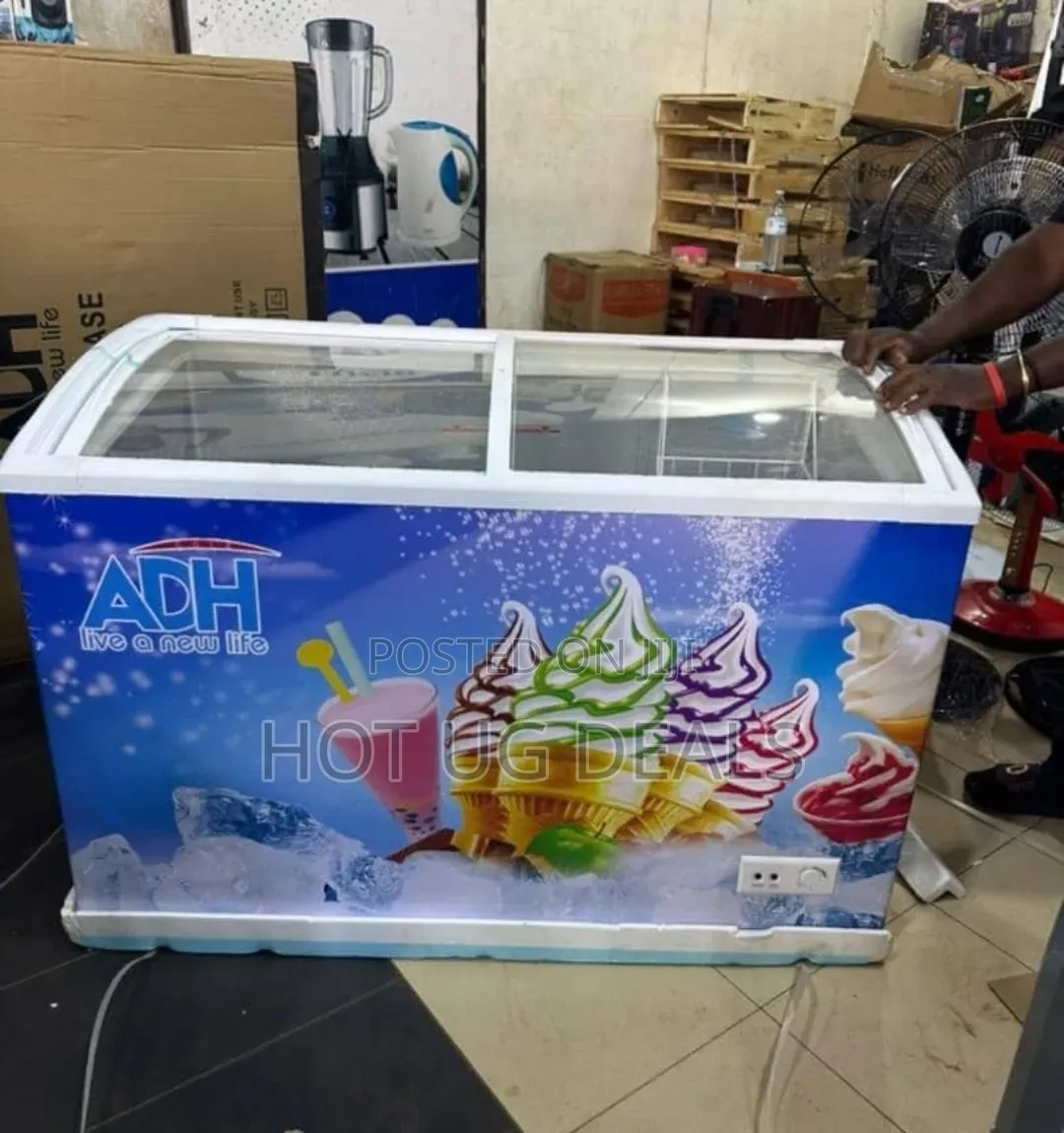 ADH 500L Showcase Display Freezer Built for Ice Cream Freezer