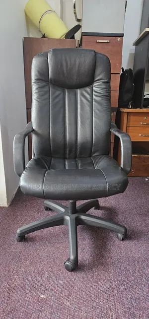 Pure Leather High Back With Vertical Designs Office Chair