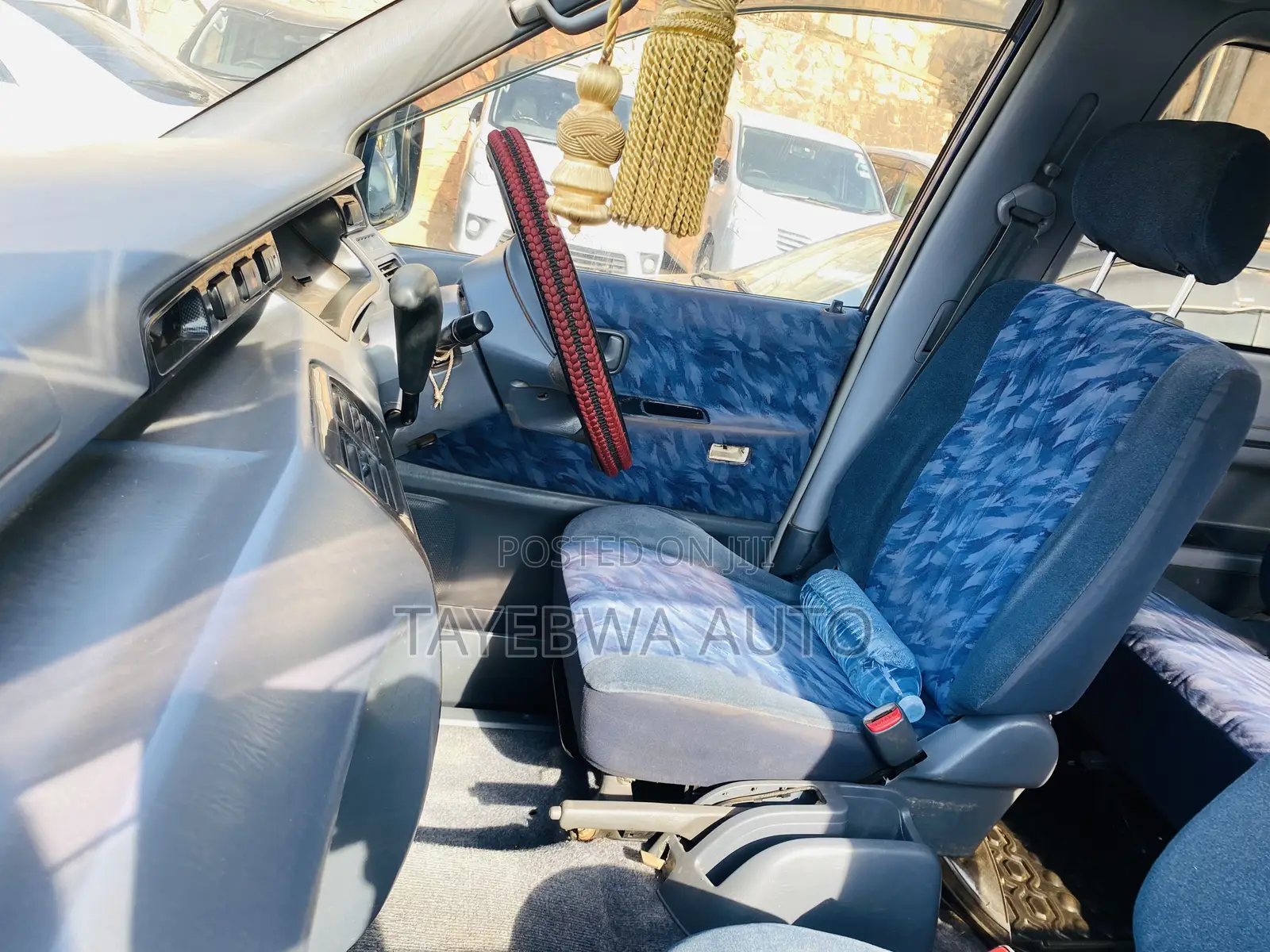 Toyota Noah 2001
