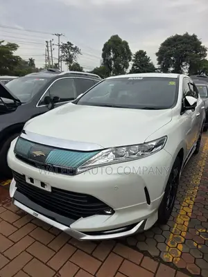 Toyota Harrier 2.0 2017 White