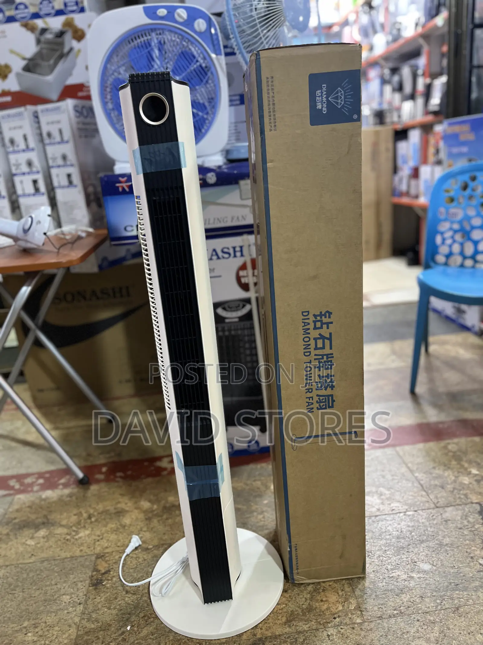 Diamond Tower Fan Digital Remote – Powerful, Quiet Modern Cooling