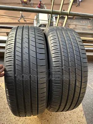 215/60r16 Dunlop Tyres Very Good Condition