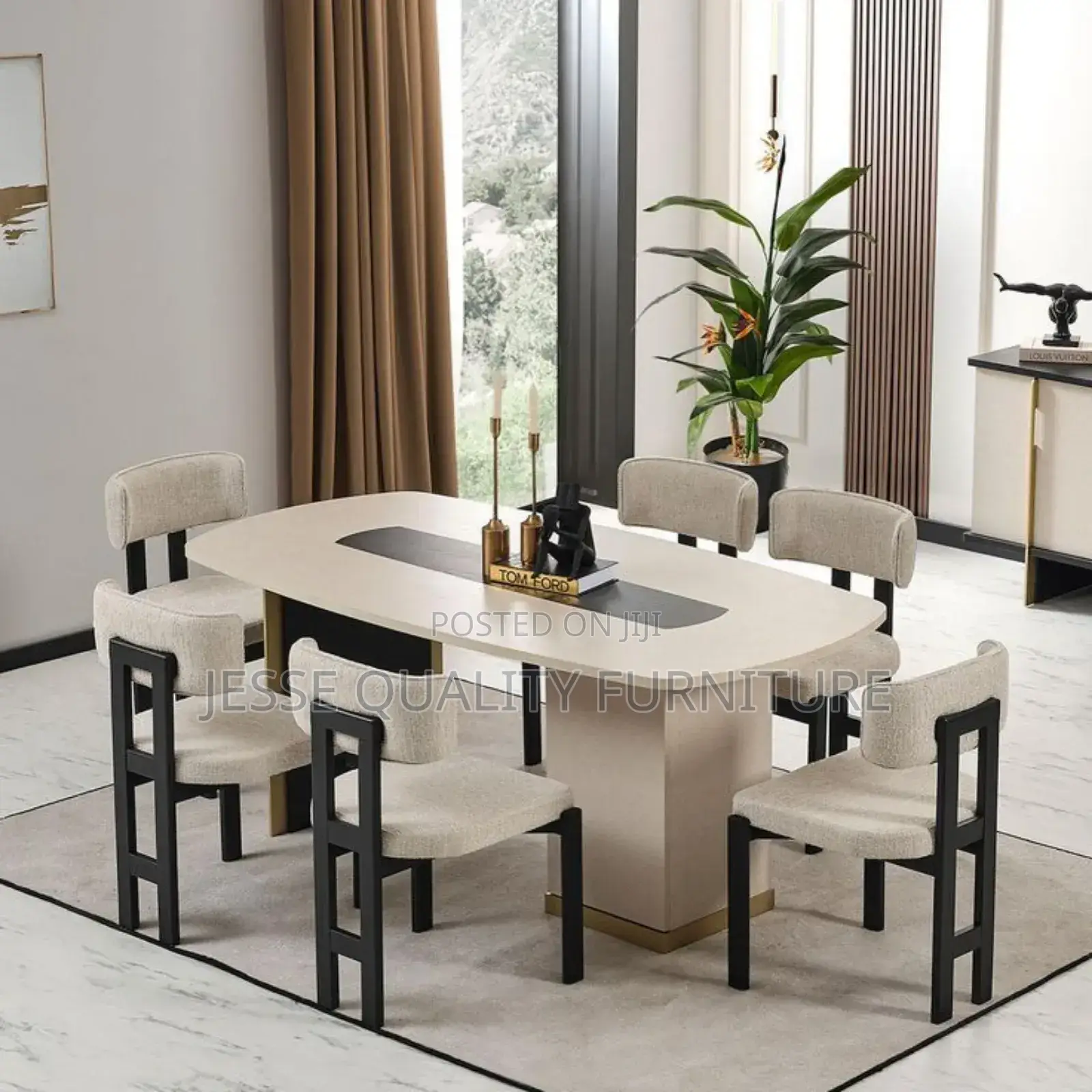 Space Saving Luxurious Dining
