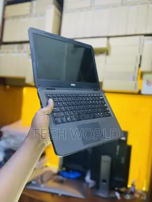 Laptop Dell Latitude 3300 4GB Intel Core i3 SSD 128GB