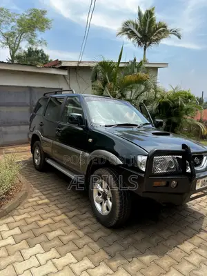 Nissan Terrano 2000 Green