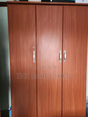 Wardrobe : Freestanding
