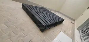 5 by 6 Pallet Bed