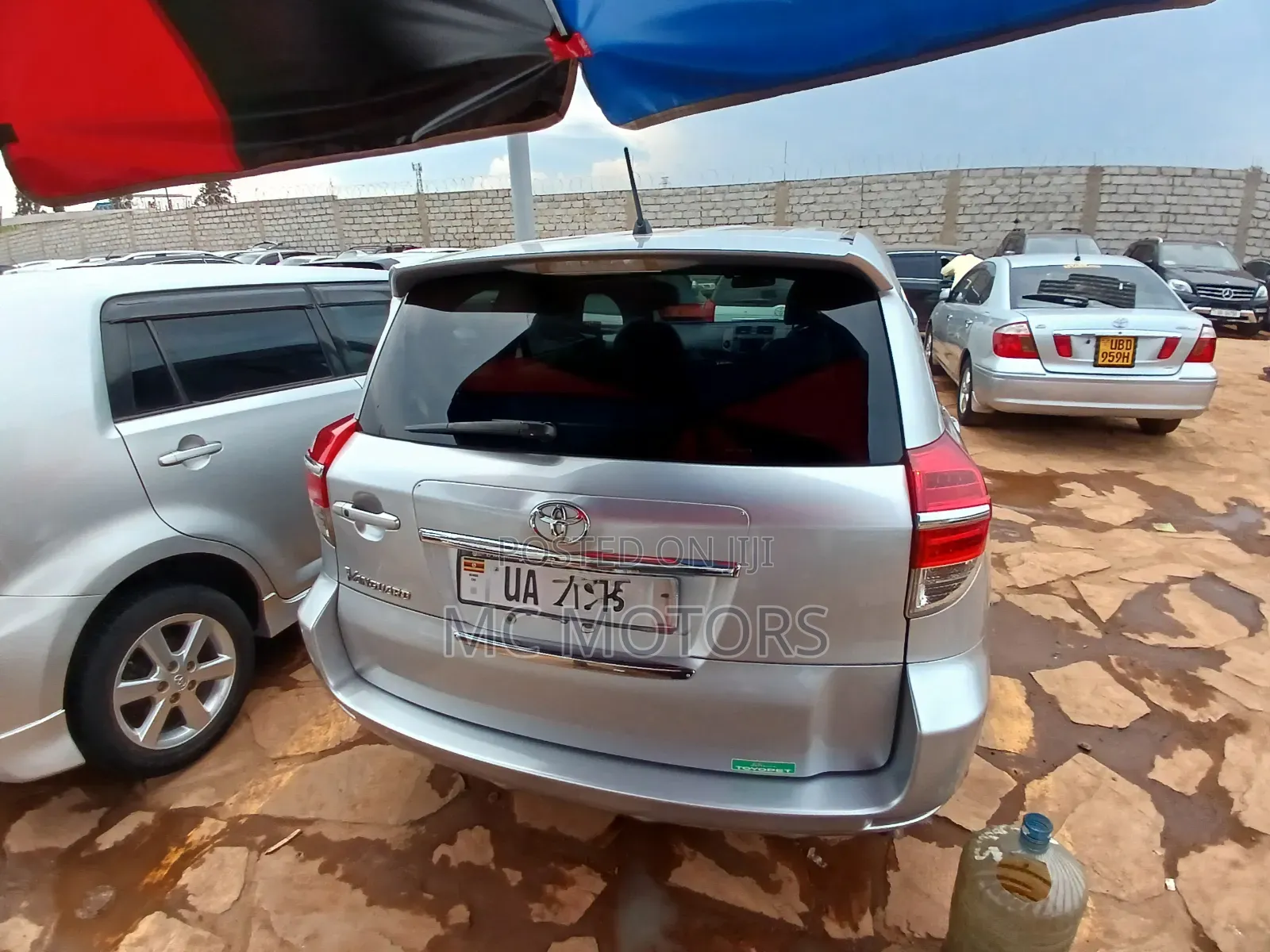 Toyota Vanguard 2011 Silver
