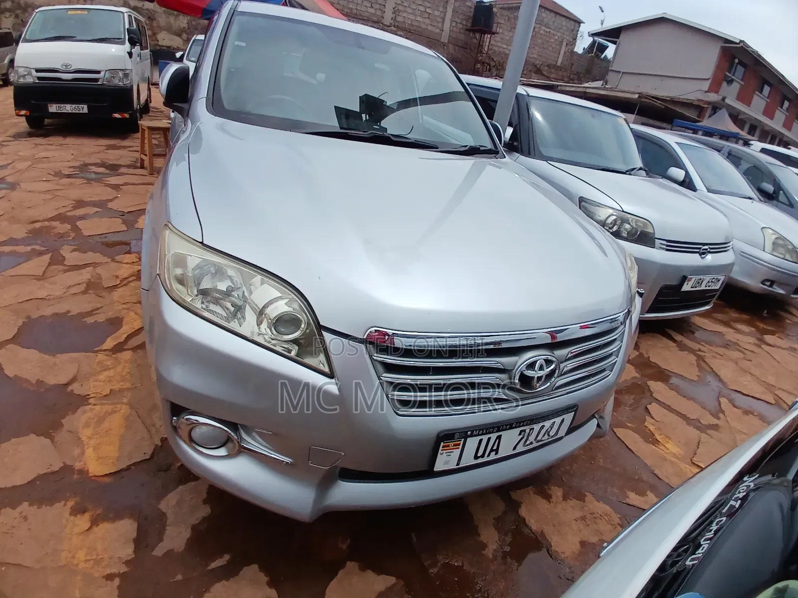 Toyota Vanguard 2011 Silver