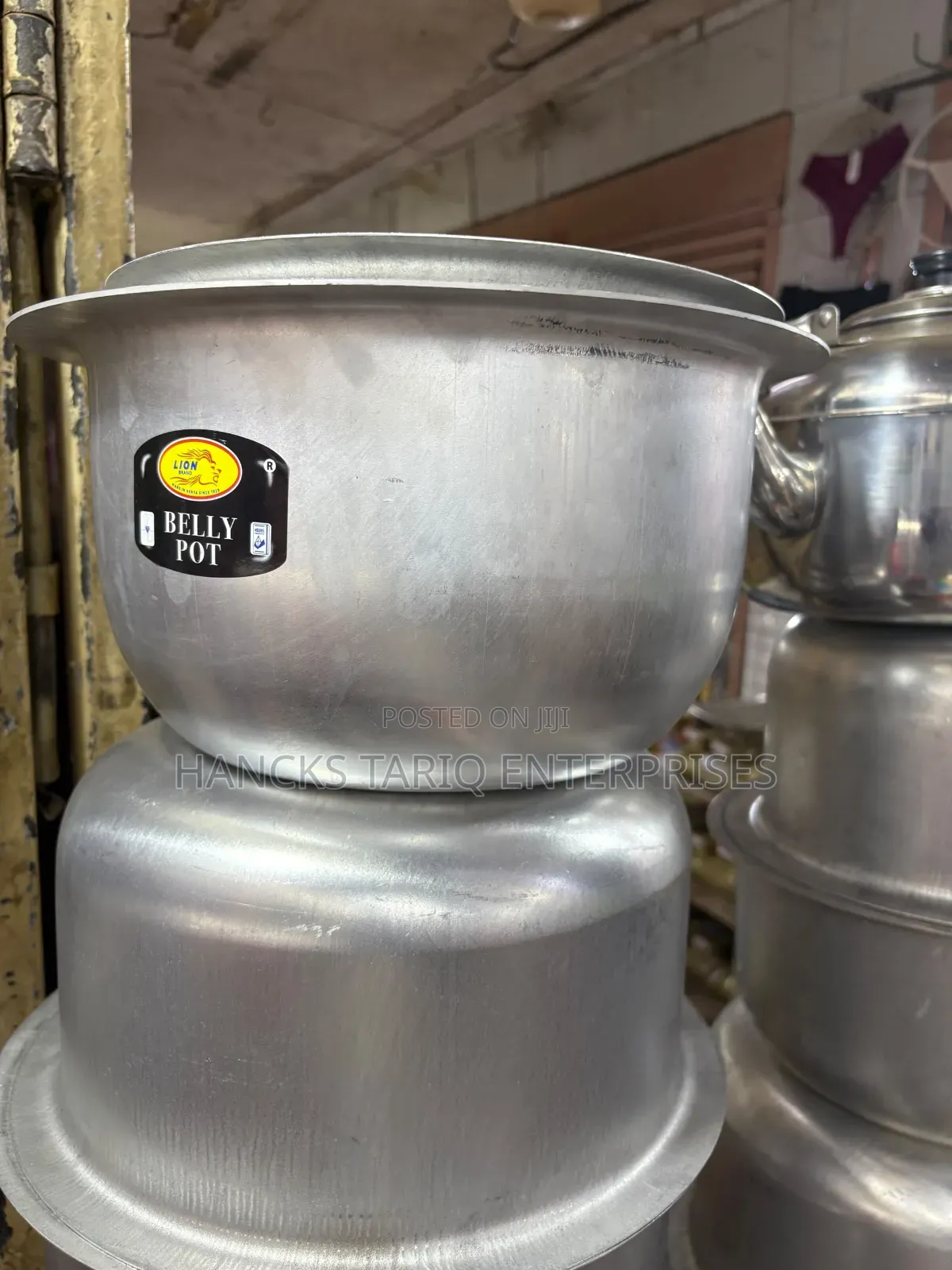Lion Brand Aluminum Belly Pot.