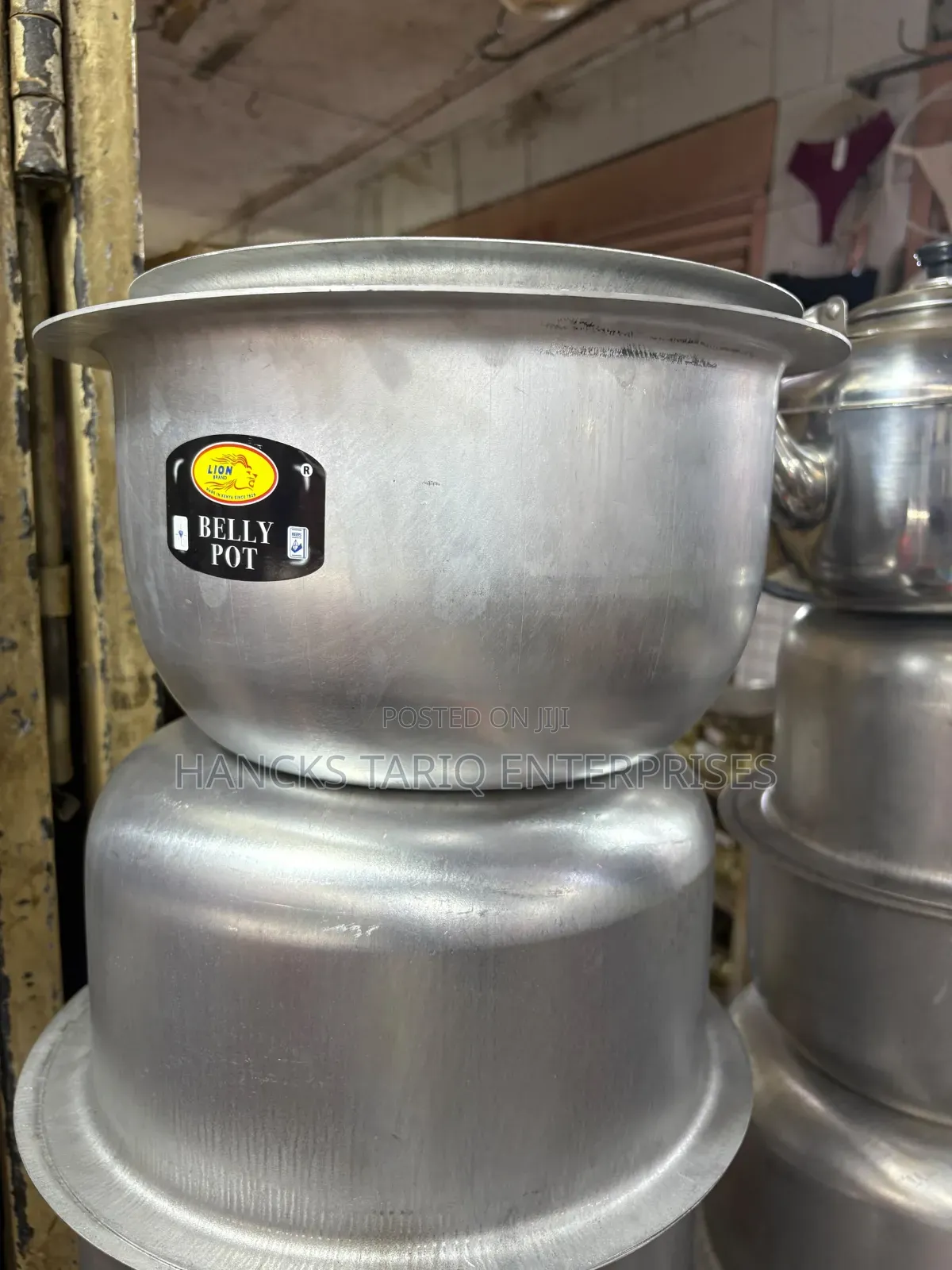 Lion Brand Aluminum Belly Pot.