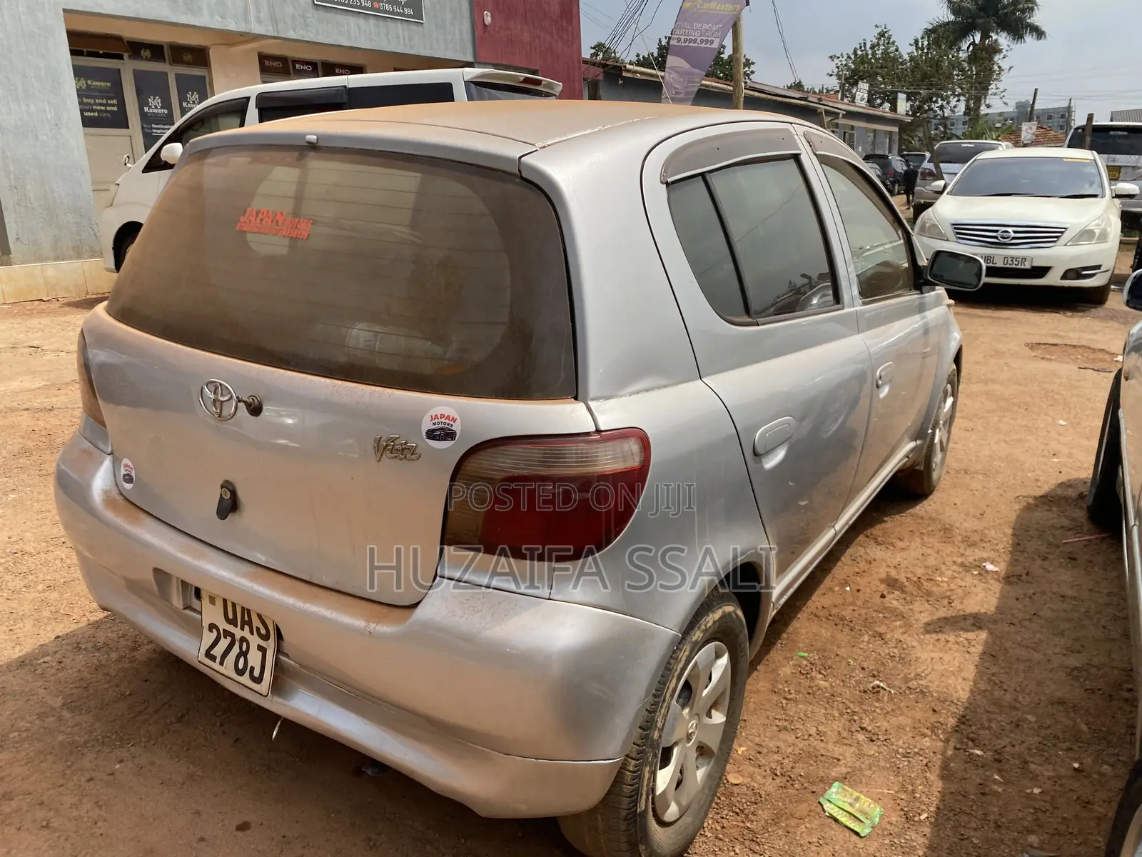Toyota Vitz 2009 Silver