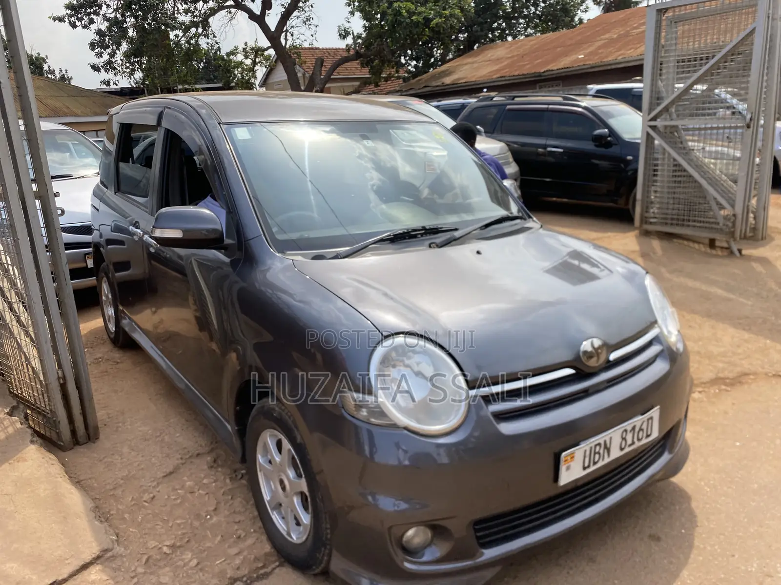 Toyota Sienta 2013 Black