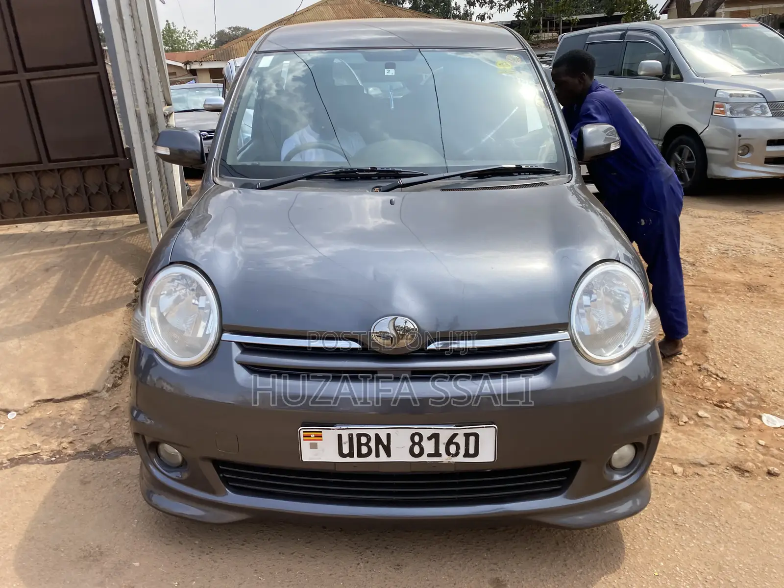 Toyota Sienta 2013 Black