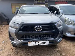 Toyota Hilux 2018 White