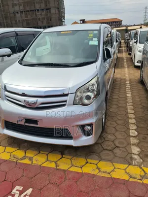 Toyota Noah 2013 Silver