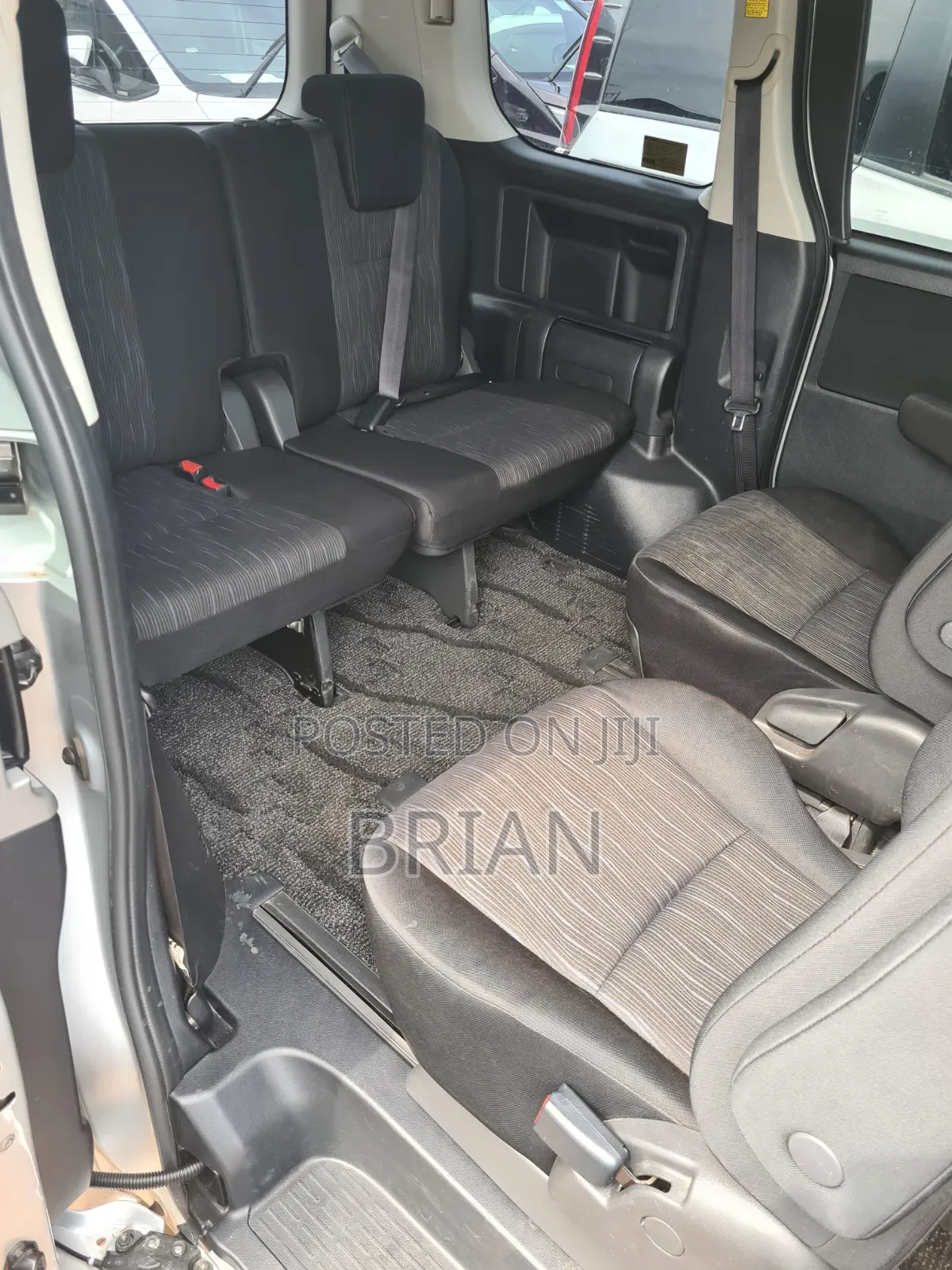 Toyota Noah 2013 Silver