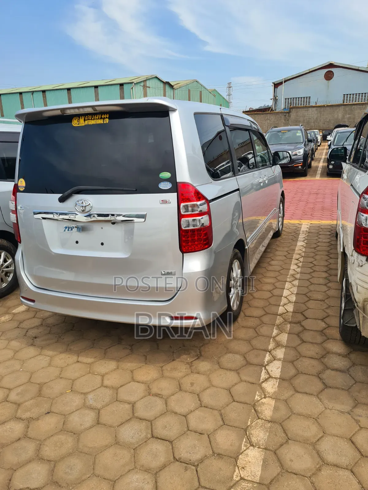 Toyota Noah 2013 Silver