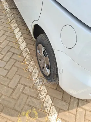 Toyota Sienta 2013 Silver